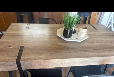 Kitchen table