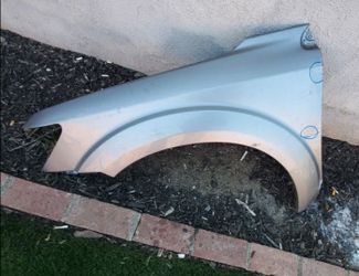 2009 - 2020 DODGE JOURNEY LEFT FENDER
DRIVER SIDE USED OEM GENUINE. NCF