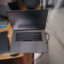 Macbook Pro 15" READ DESC.