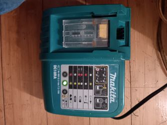 MAKITA  FAST Charger  DC18RA