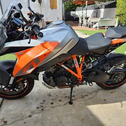 2017 KTM Superduke GT