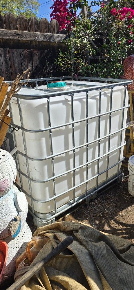 Water Tank 250 Gallon 