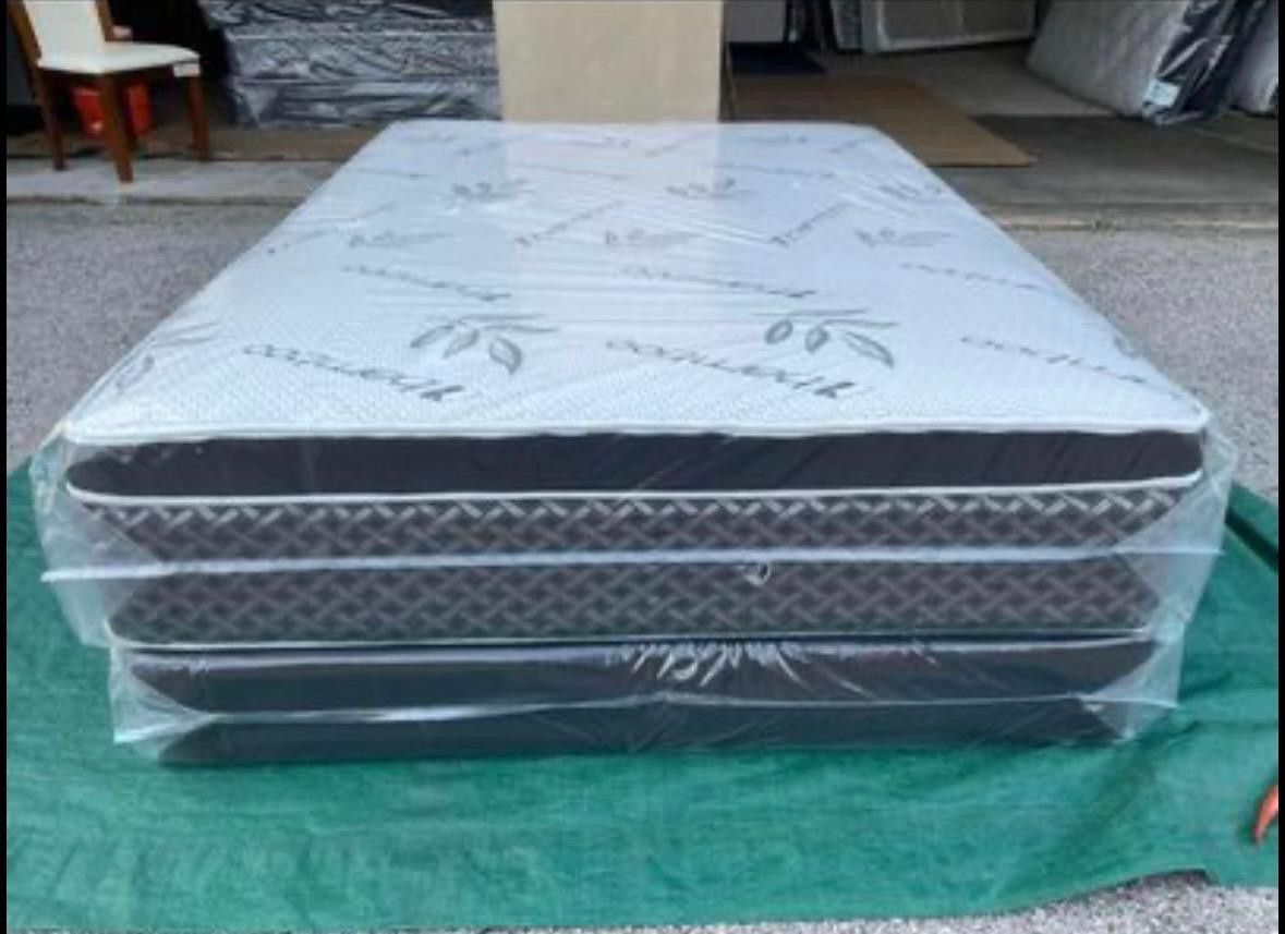 NEW Queen Mattress Set Pillowtap