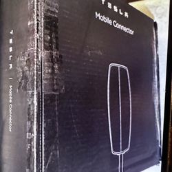 Mobile Connector Charger Tesla 