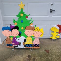 Peanuts Christmas Yard Art