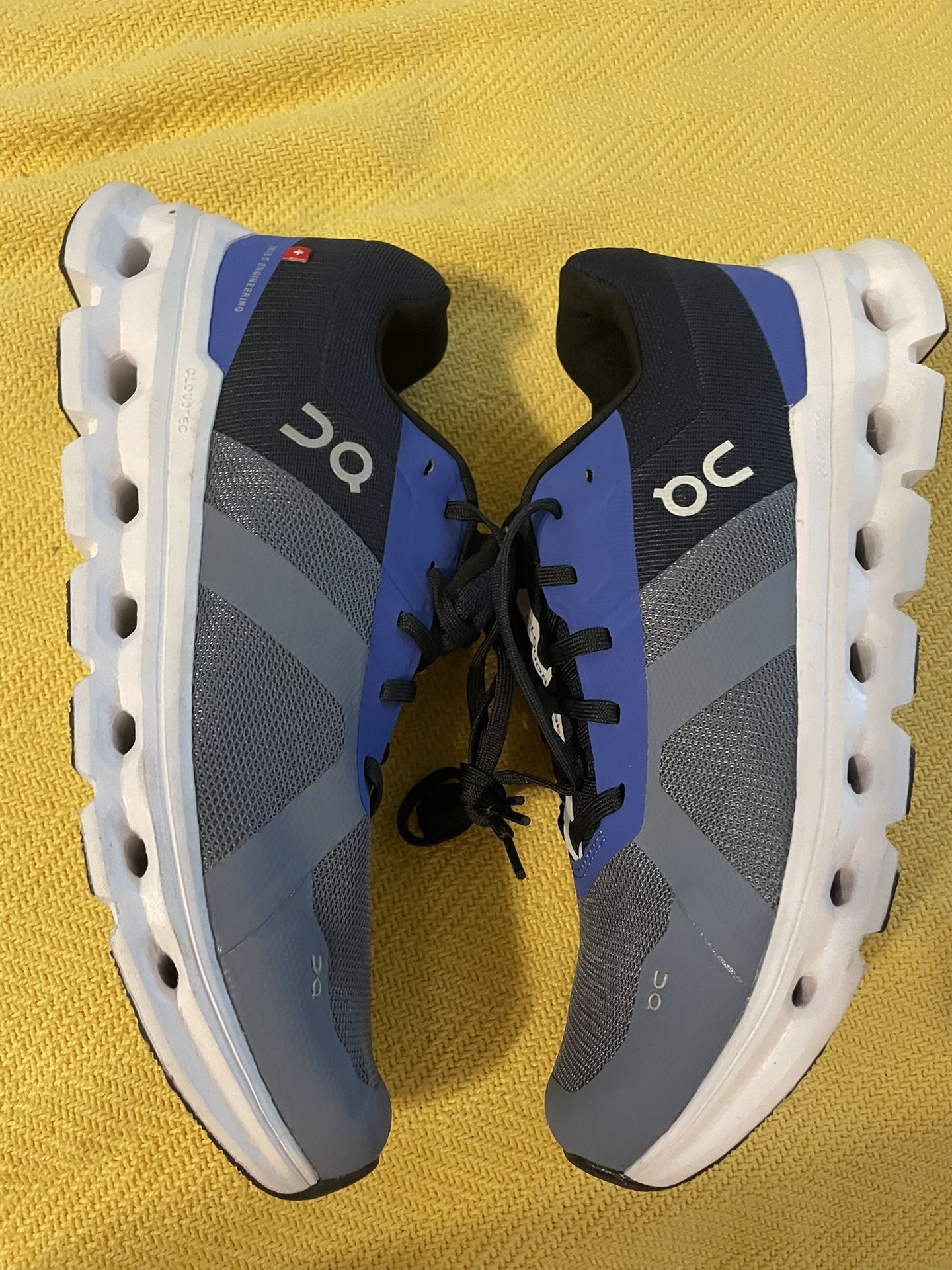 OnCloud Size 9 Mens Sneakers Blue  & Accessories