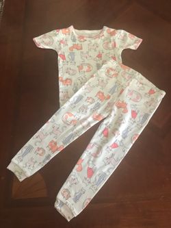 Carter’s pajama set - 18 months