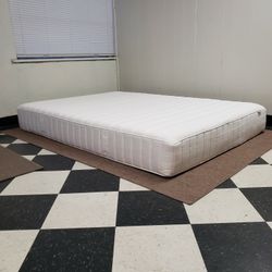 Full size mattress - can DELIVER almost anywhere for $20 extra - gently used and in LIKE NEW condition 😍
