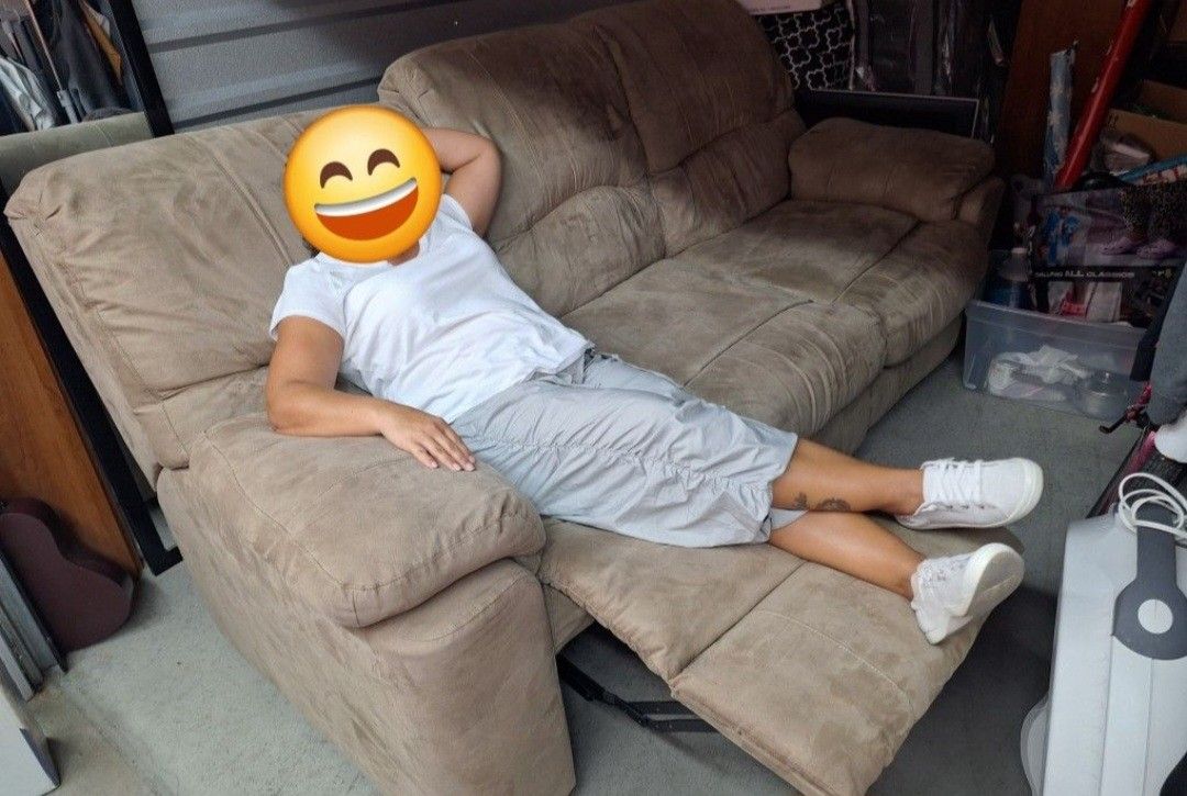 Couch With Two Reclining Parts