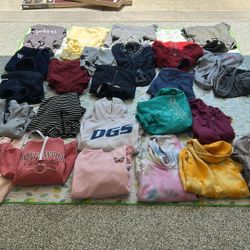 Sweaters And hoodies - size M/L 