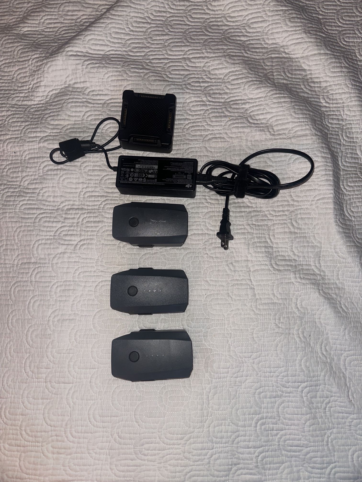 Mavic Pro Drone 3 Batteries + Charger