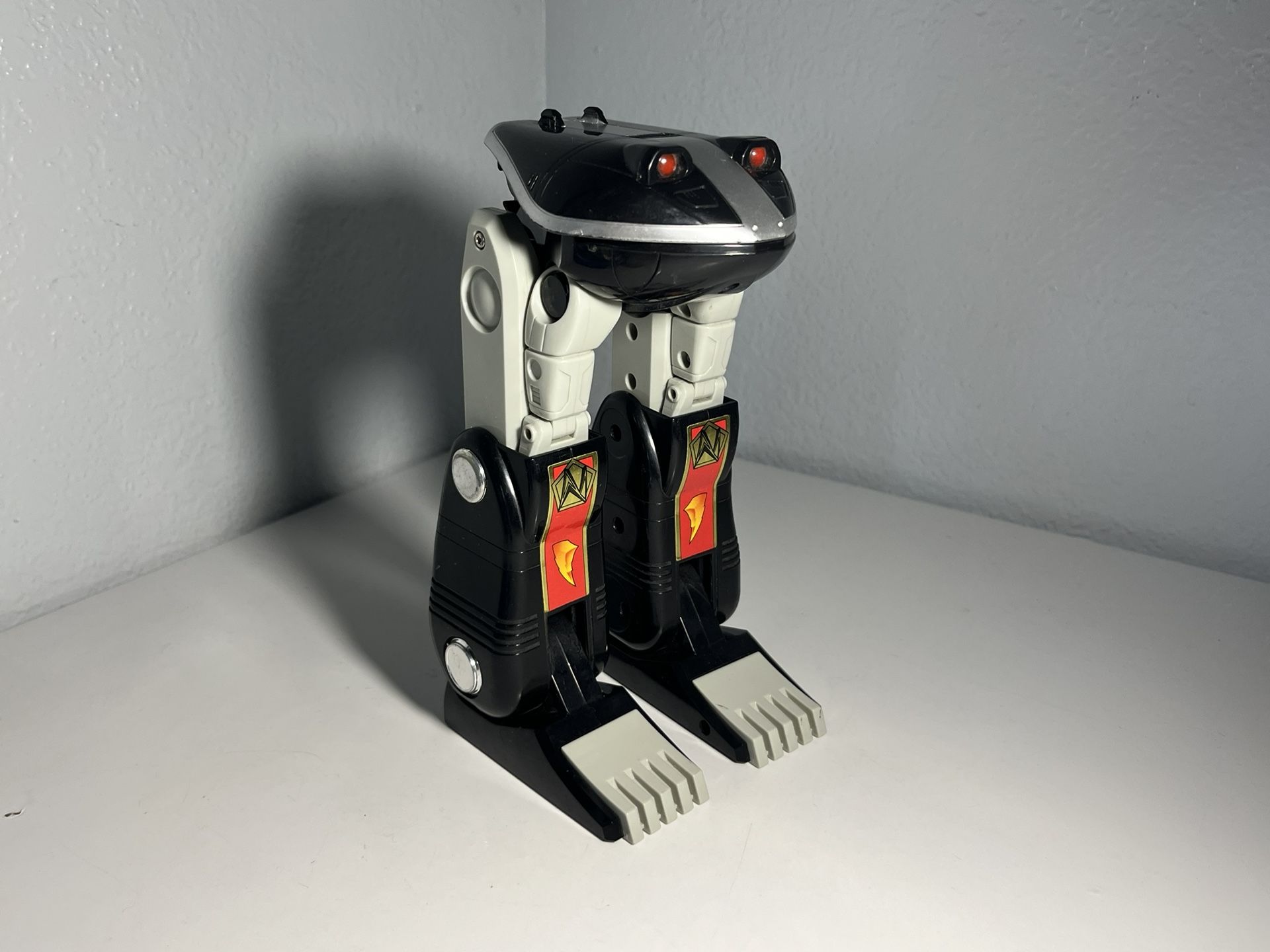 1995 Mighty Morphin Power Rangers Deluxe Black Frog Ninja Zord