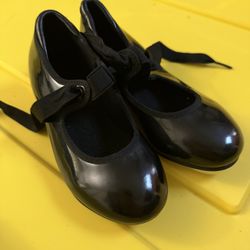Girls tap shoes 