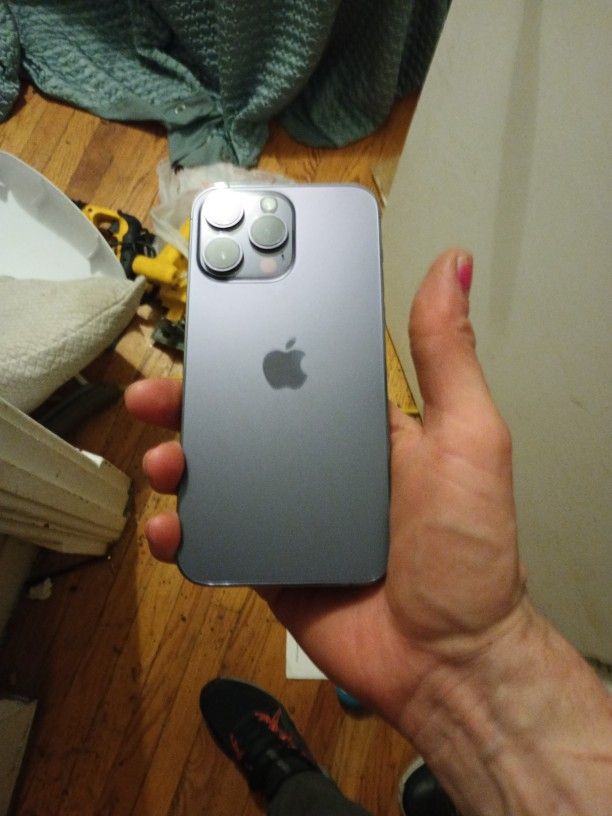 Apple iPhone 16 Pro