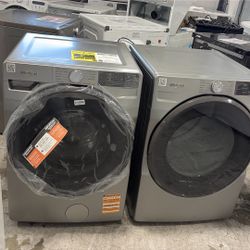 Whirlpool Washer And Dryer Set 