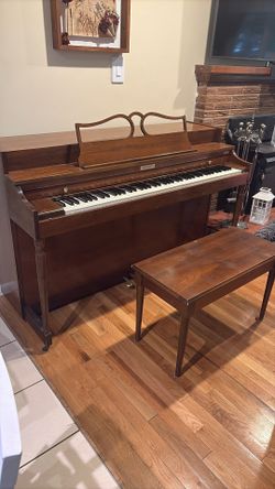 Great Condition Baldwin Howard Piano