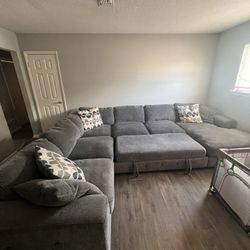 Sleeper sectional Like New