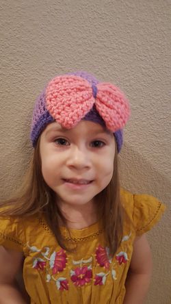 Knit hat with bow
