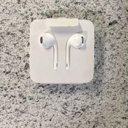 Apple earphones 