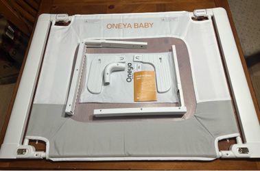 Open Box/New – Toddler Bed Rail Guard (39” W x 28” H)