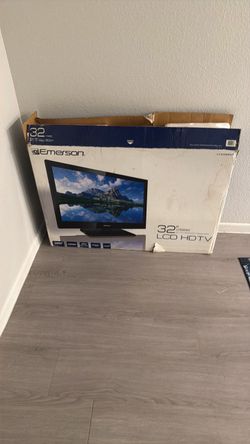 Emerson 32-Inch LCD HDTV