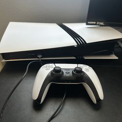 PS5 Pro w Controller