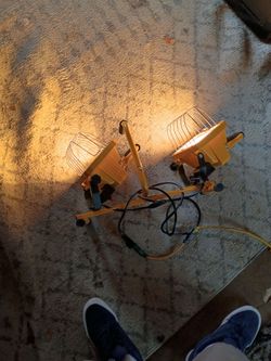 Dual-Head Halogen Work Light Stand