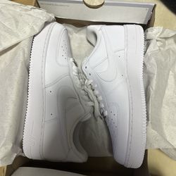 NIKE AIR FORCE 1s