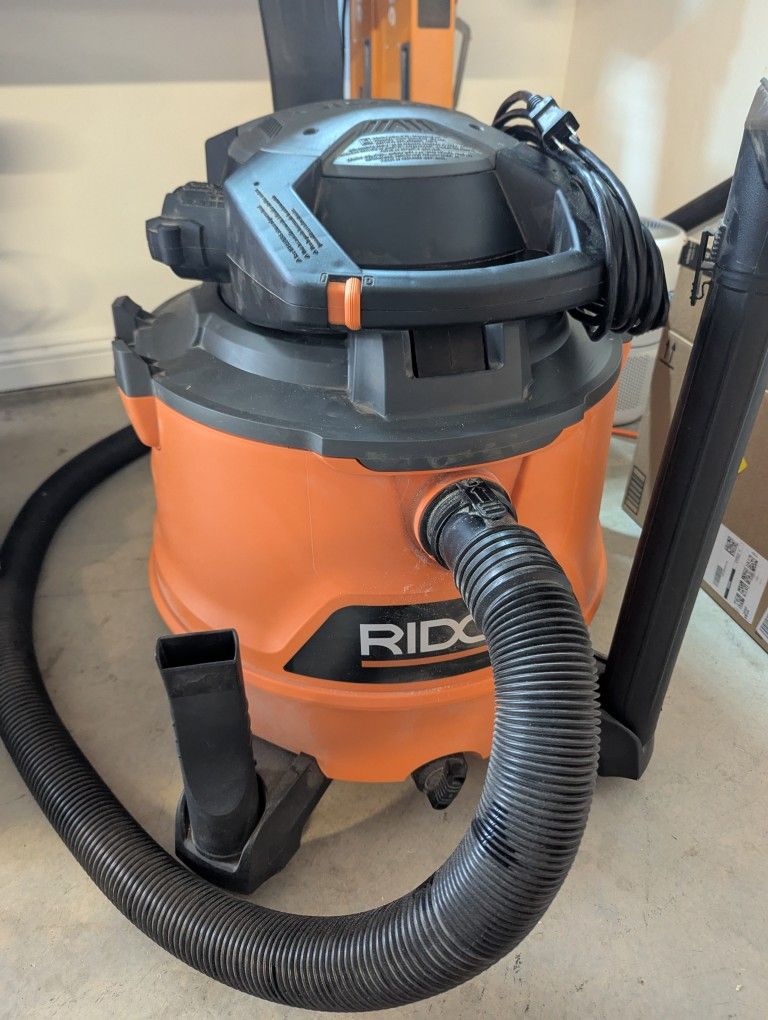 Rigid 16 Gallon 6.5 Peak
HP NXT Shop
Vacuum Wet Dry
Vac with Detachable Blower, HEPA Filter,
Locking Hose and
Accessories