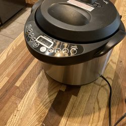 New Pressure/ Steamer Essential Cooker