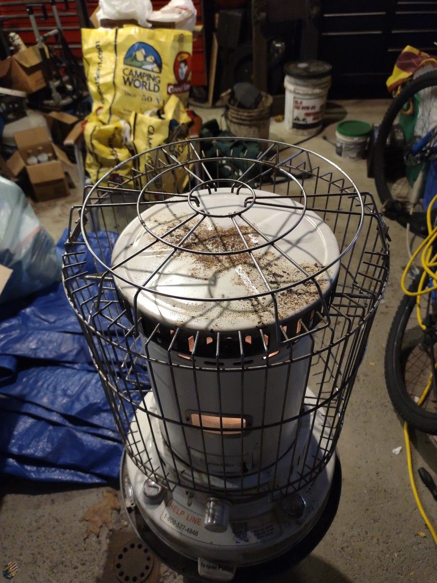 Used Dyna glow Kerosene Heater