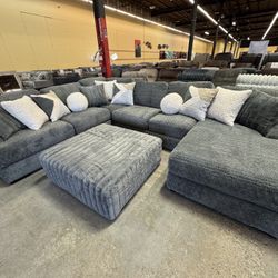Luxurious Super Soft Three-Piece Chaise  And Sectional.  No Credit Needed Financing Available!!  