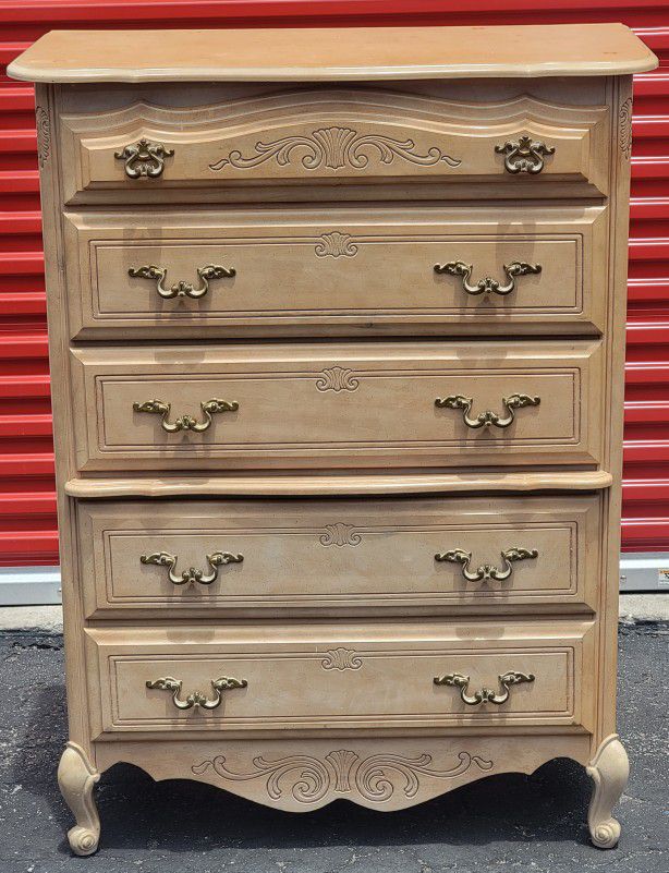 (FREE DELIVERY) French Provincial Chest of Drawers Dresser