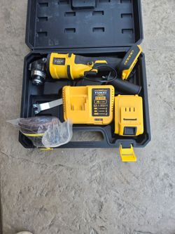21 volts grinder  plus extra pieces