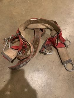 Weaver climbing belt