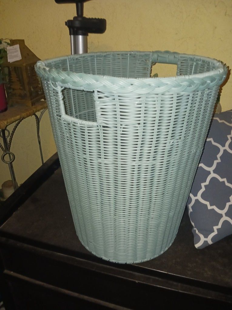 Nice Hefty Duty Made Basket 8 Final Price