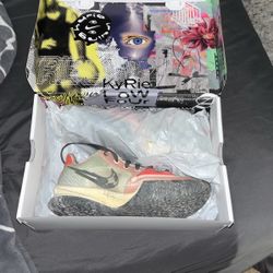 Kyrie Low Fours”Coral Reefs” US 8 size
