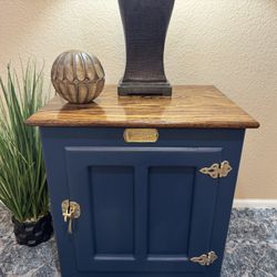 End Table - Night Stand - Side Table