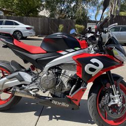 2022 Aprilia Tuono