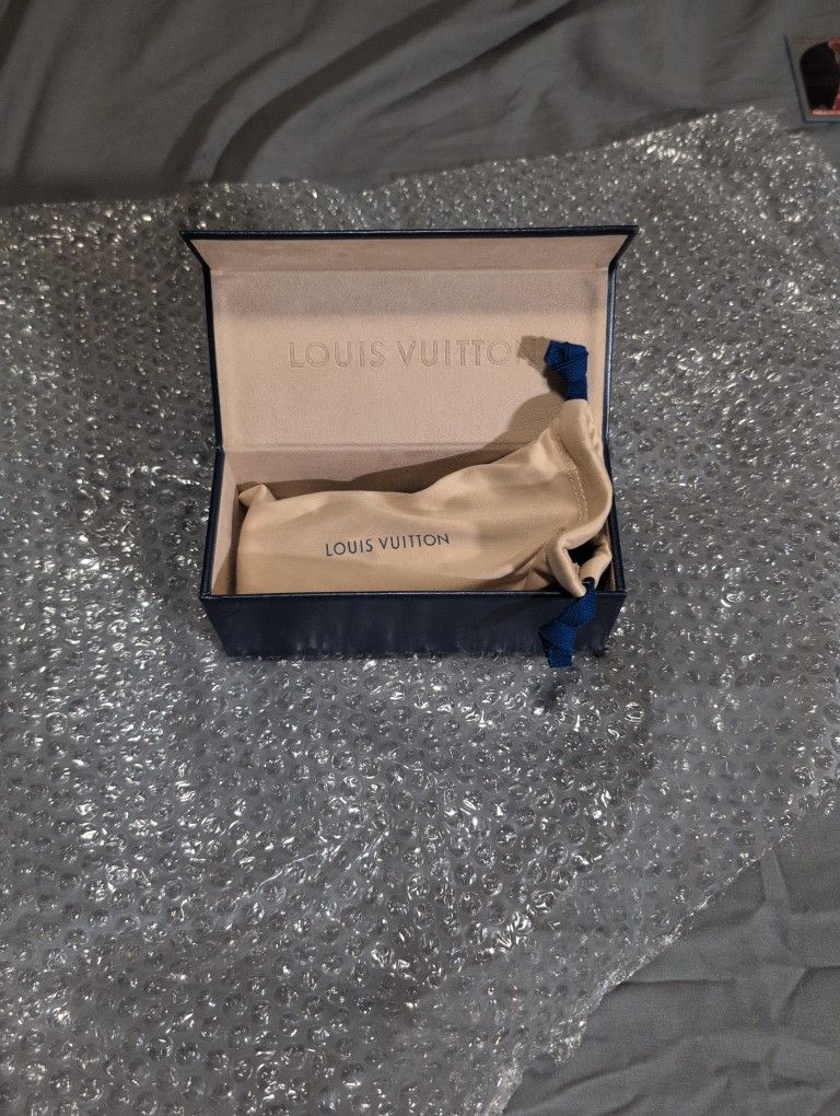 Louis Vuitton Authentic Squares