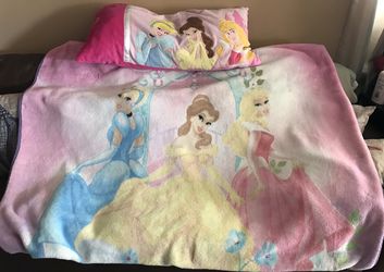Pricess warm girls blanked w/ matching pillow