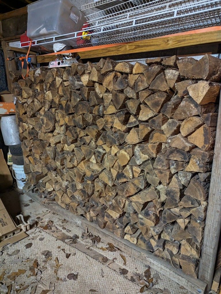 Seasoned Oak And Hickory Firewood