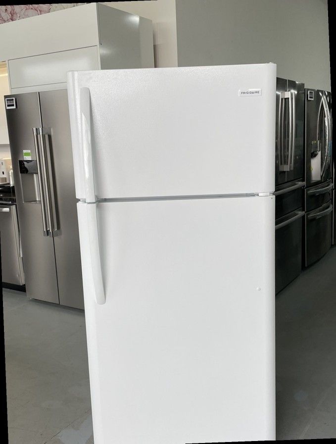 Frigidaire 18 Cu Ft White Top Freezer Refrigerator Fftrtw Qg For