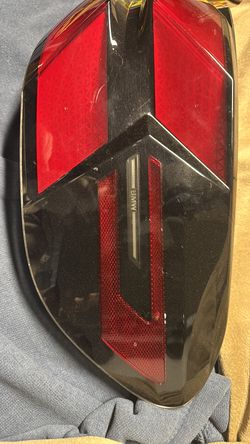 2024 2026 BMW X5 right side tail light1