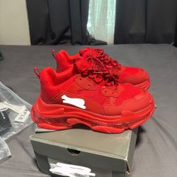 size 10 balenciagas