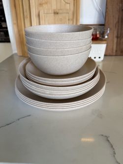 16 Piece Wheat Straw Dinnerware Set