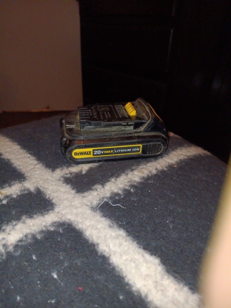 DEWALT 20V MAX/LITHIUM ION BATTERY