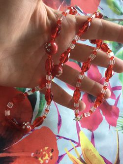 Ruby red glass beads & crystal beads necklace 💗 Bead Gallery jewelry summer fashion ☀️🌸 🛍