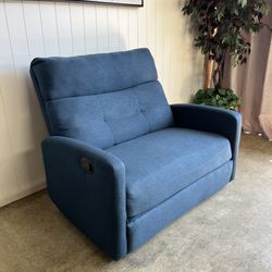 Loveseat Recliner Very Good Condition
