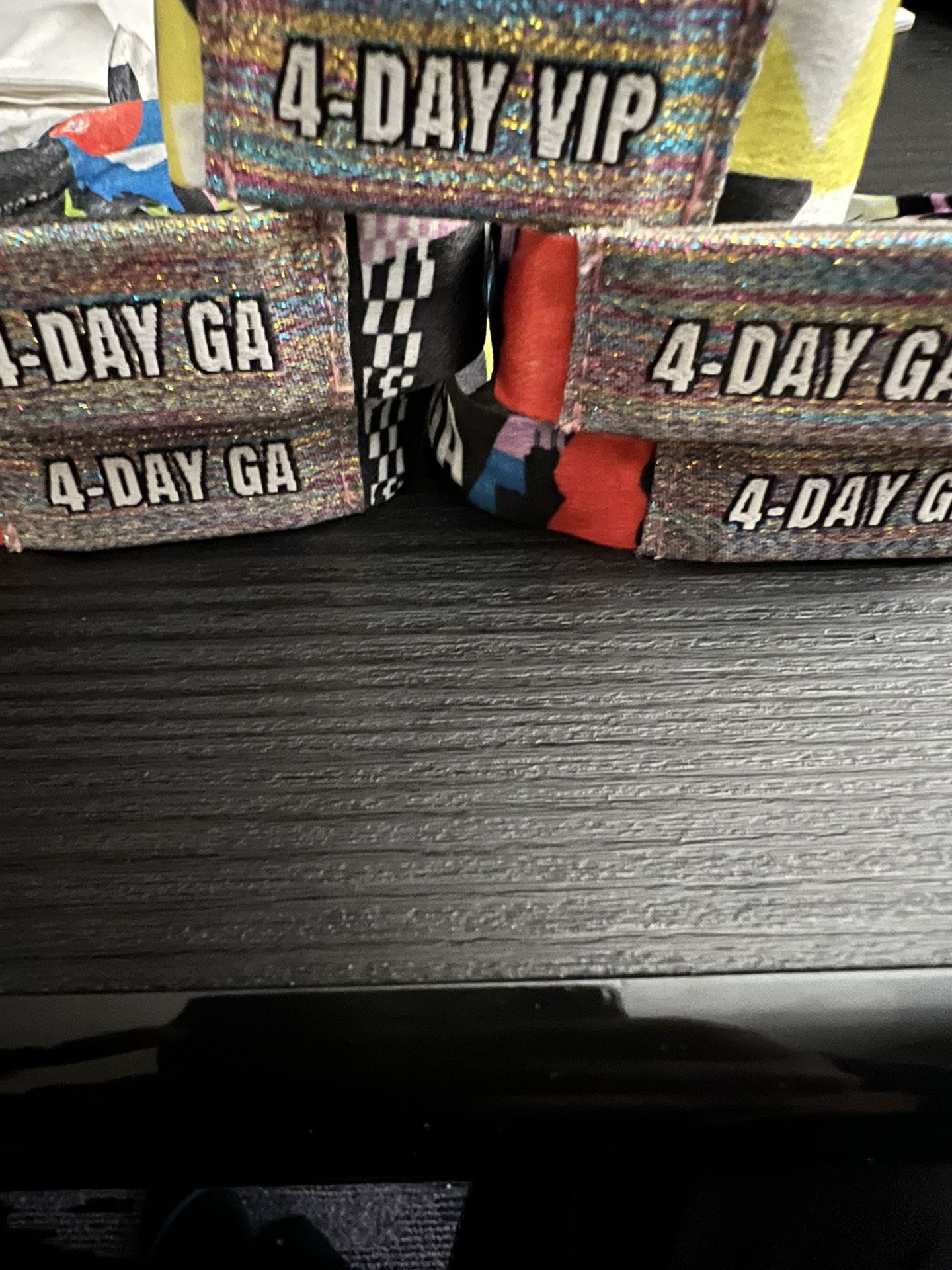 SUNDAY LOLLAPALOOZA WRISTBANDS FOR SALE!!